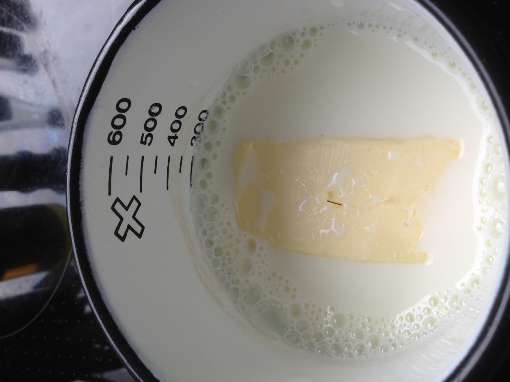 Milch mit Butter